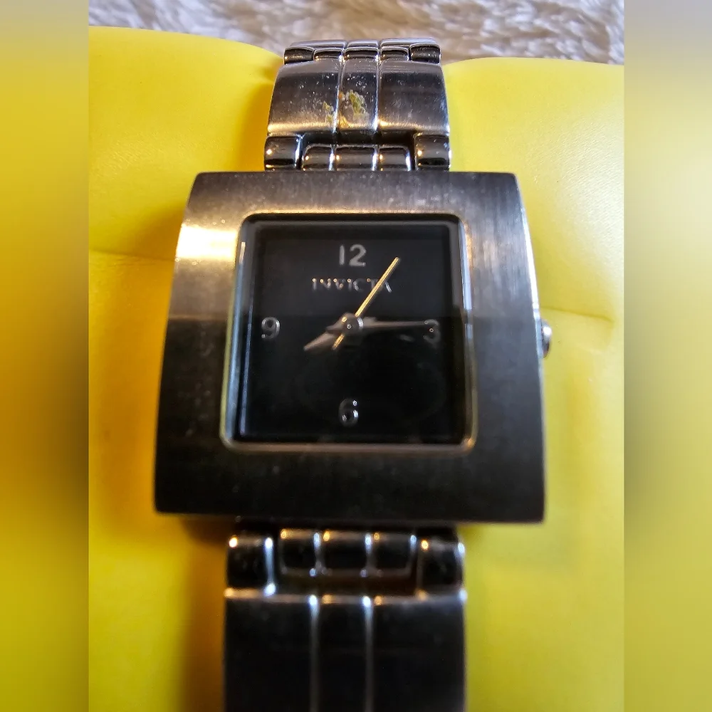 Invicta womens analog watch
